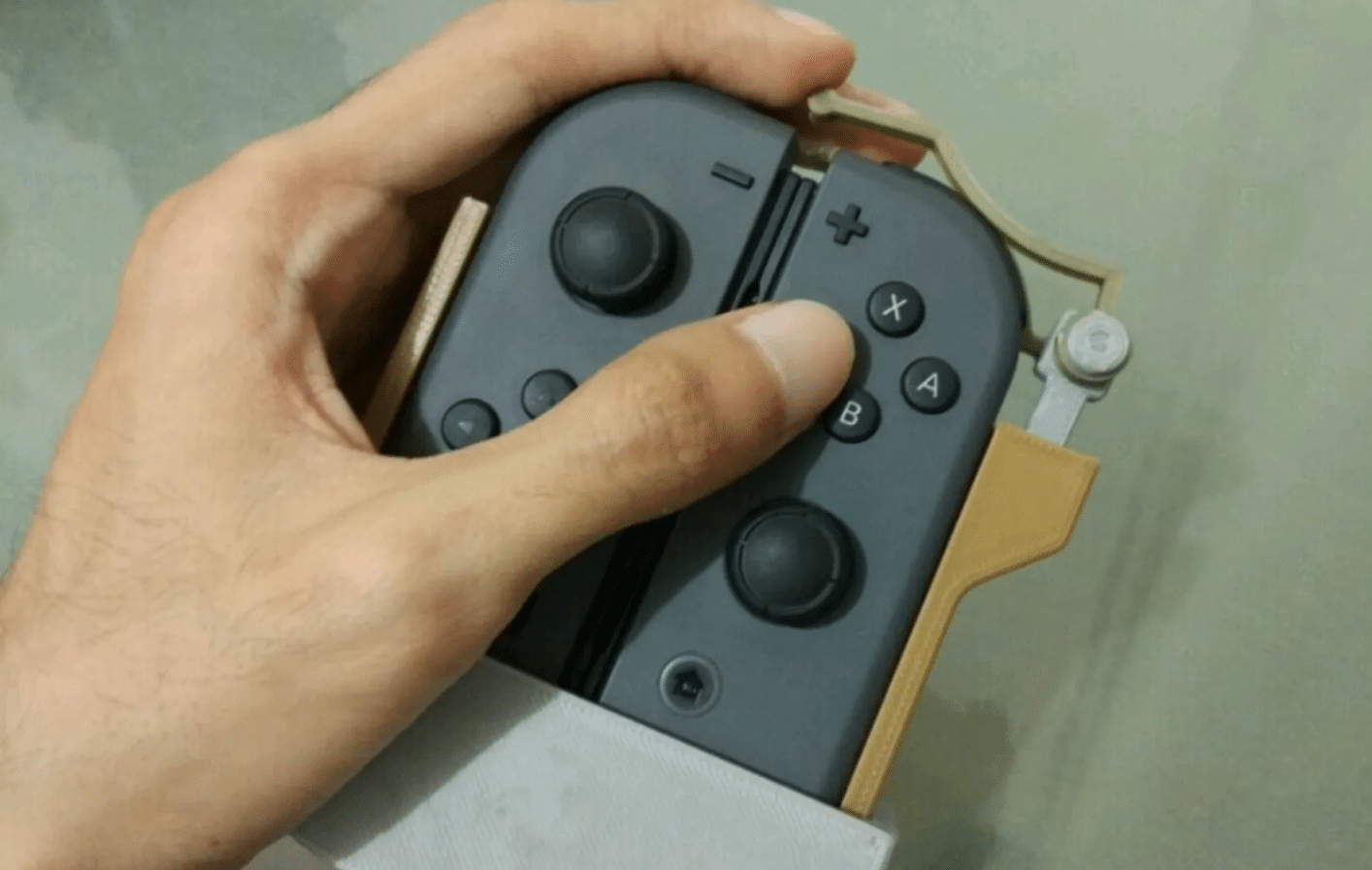 One-Handed Joy-Con Grip (Sheikah Style)